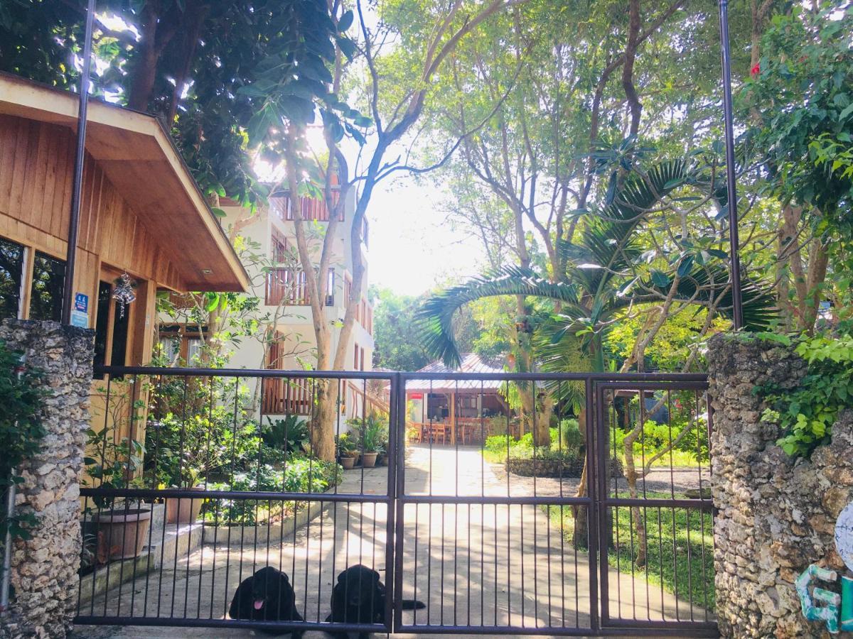 Pahiluna Guesthouse بنغلاو المظهر الخارجي الصورة