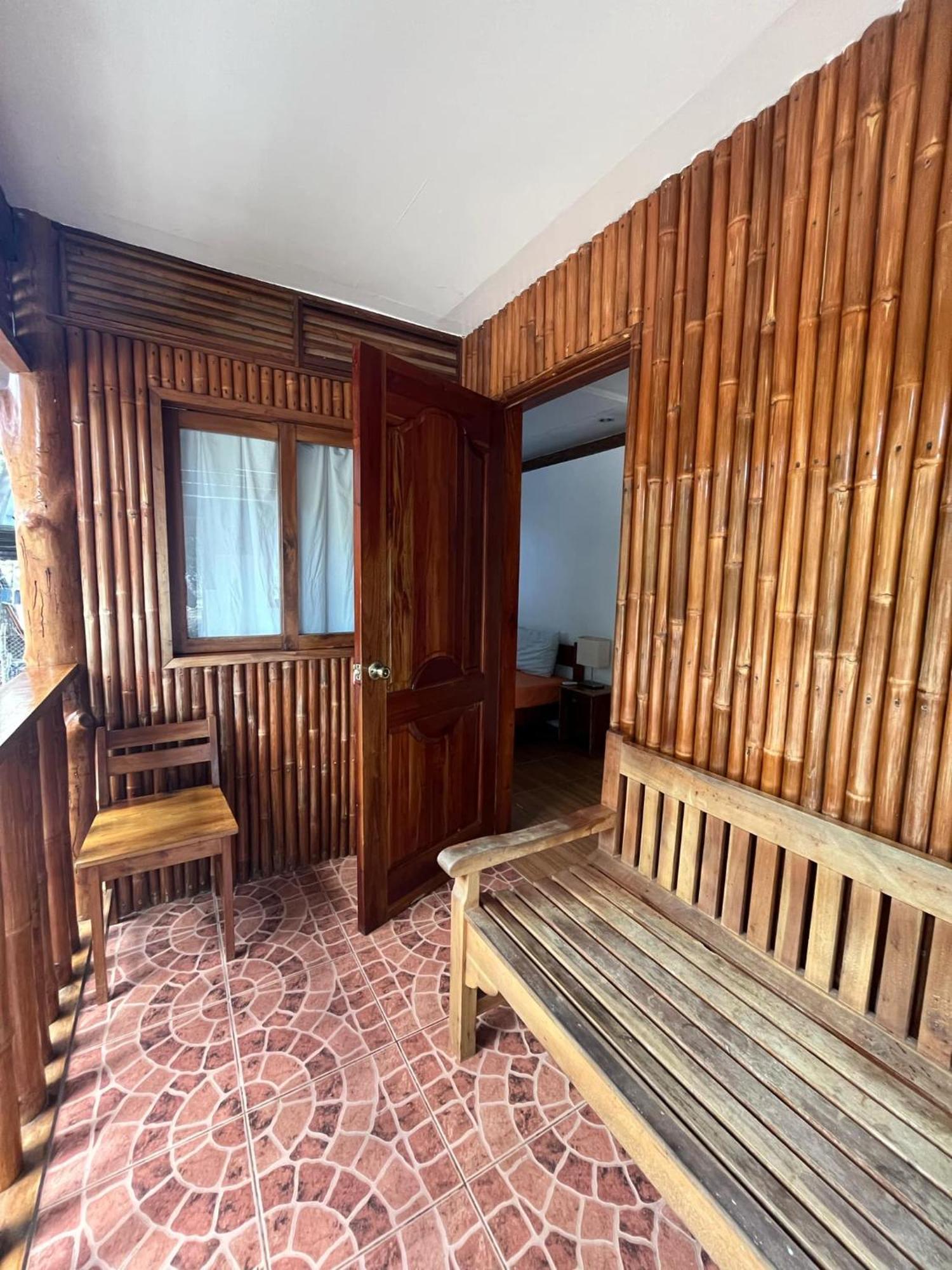Pahiluna Guesthouse بنغلاو المظهر الخارجي الصورة